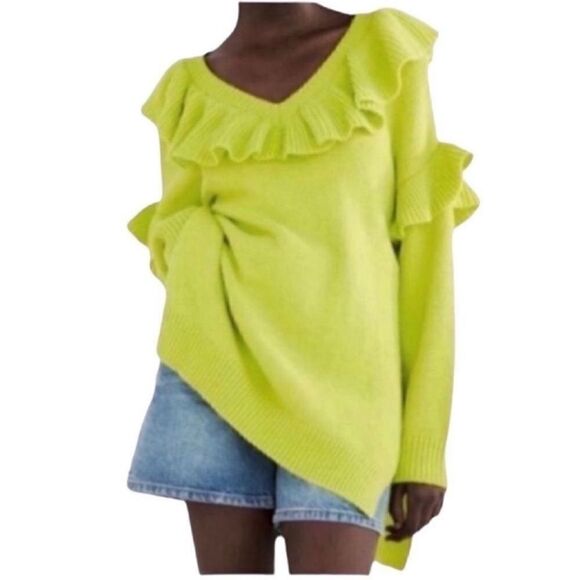 Zara Green Ruffled Long-sleeve Oversized Tunic
Sweater(Size XS-S) - Picture 1 of 7